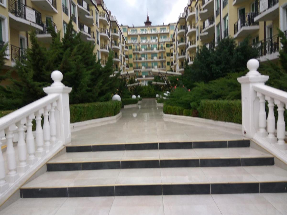Апартаменты Талиана Бич Курорта Елените Exteriör bild